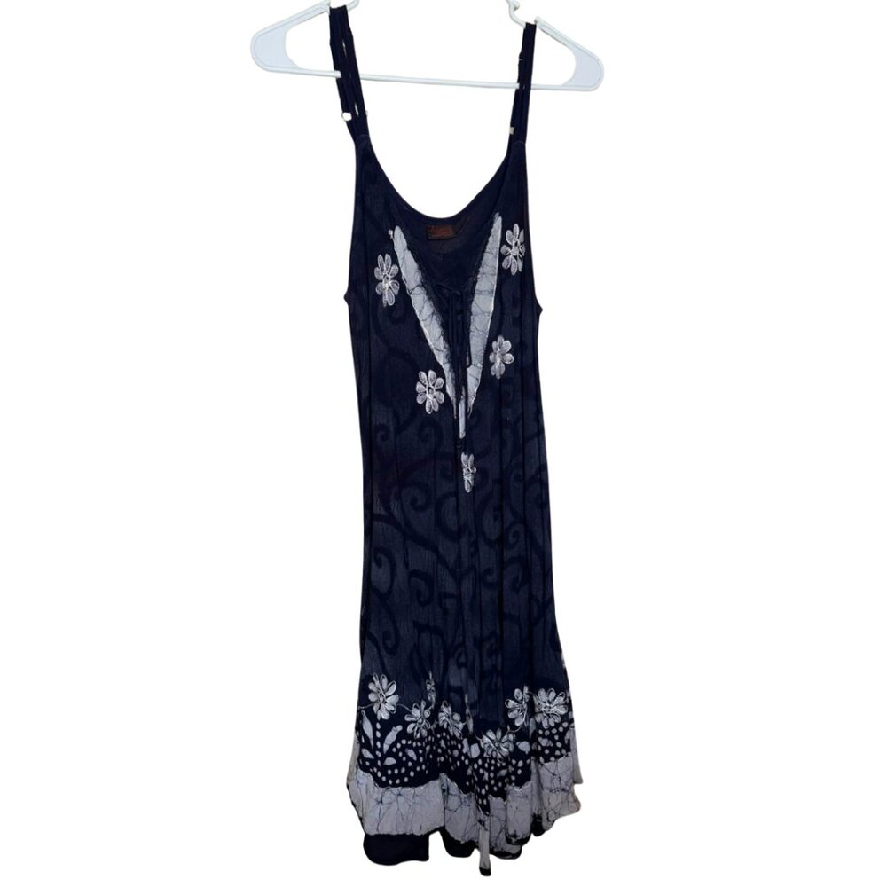 🔴 Floral Navy Blue and White Dress
